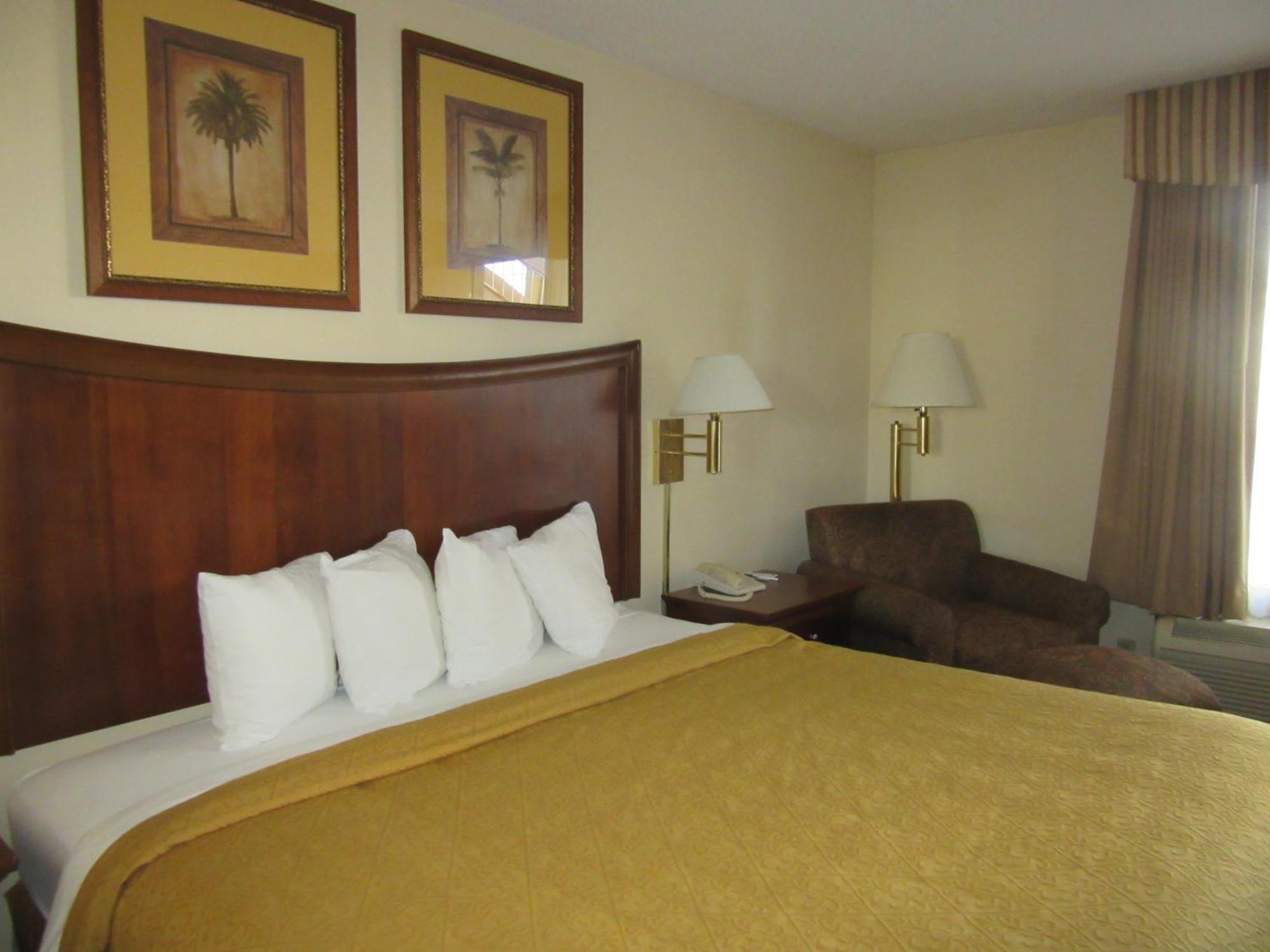 Quality Inn Fort Jackson Columbia Room photo